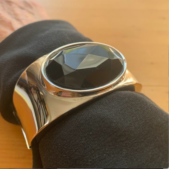 Faux Silver Bracelet with Bevelled Black Stone - Picture 3 of 13